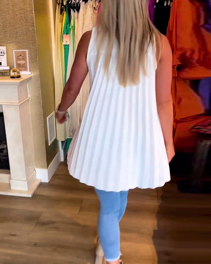 Jodie - Sleeveless Top with Ruffles and Lapels